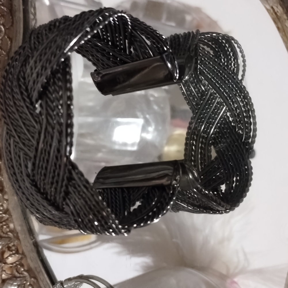 Cuff bracelet - Picture 2 of 2